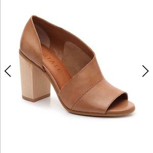 1. State Leather Pump